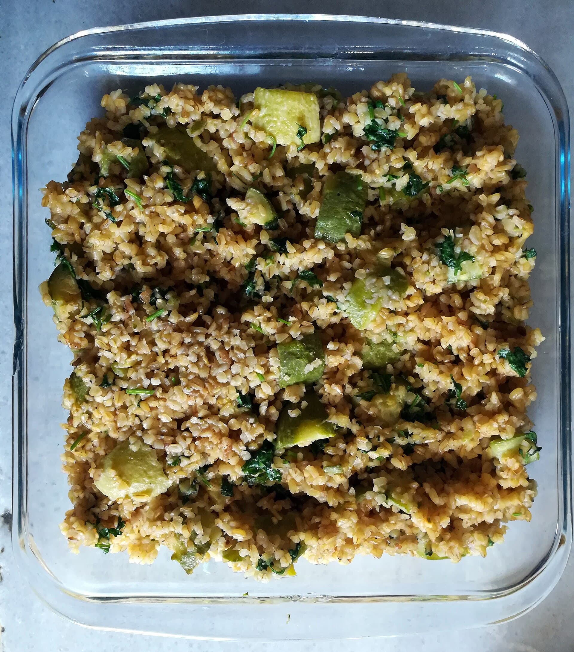 Cam kapta kabak parçaları ve kişnişle pişmiş kalın bulgur